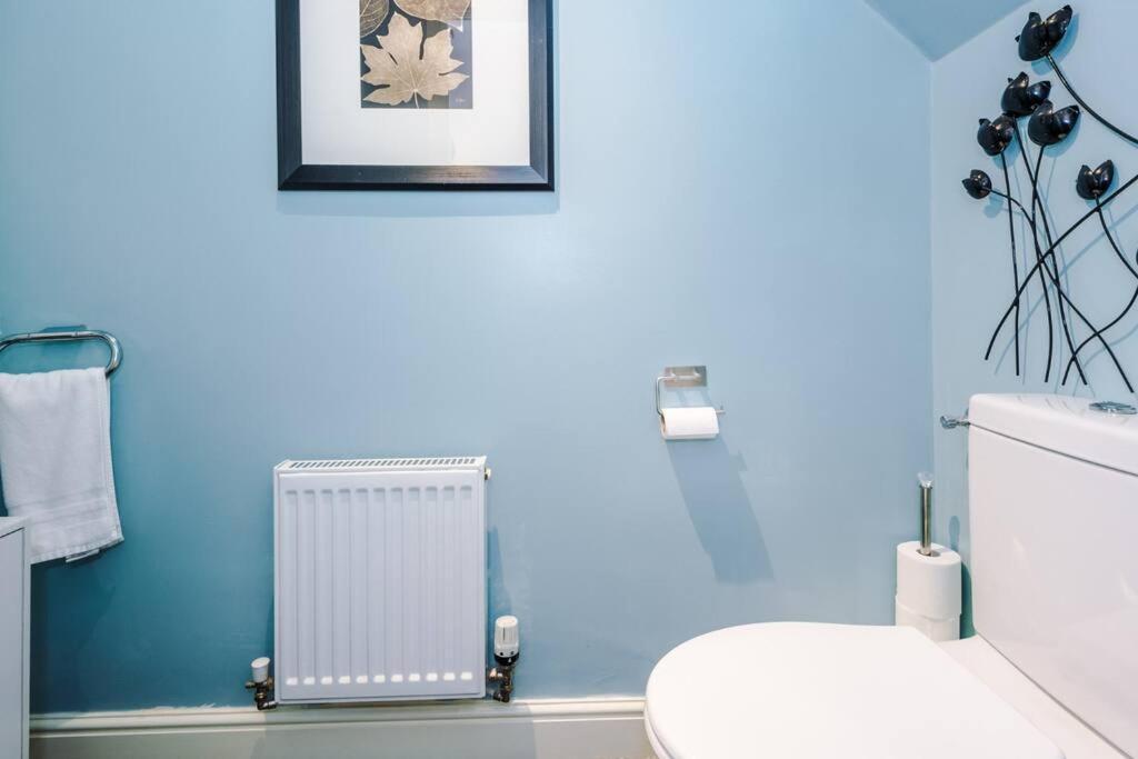 Stylish Townhouse Chester City Centre With Parking Exterior photo