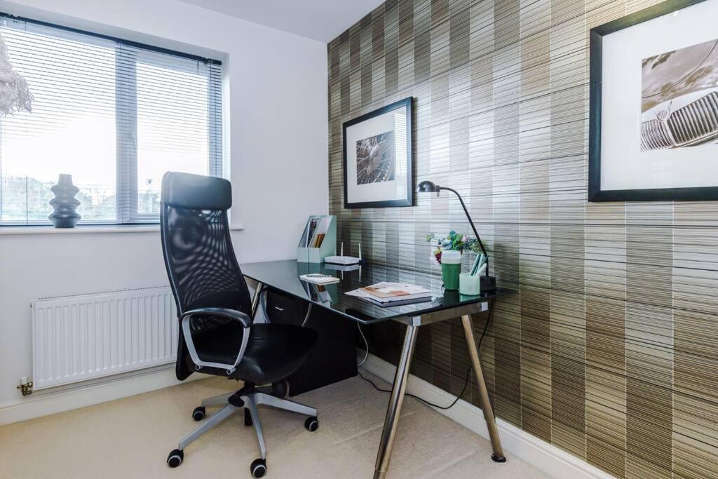 Stylish Townhouse Chester City Centre With Parking Exterior photo
