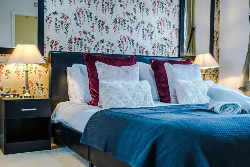 Stylish Townhouse Chester City Centre With Parking Exterior photo